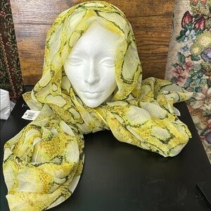 Nine West scarf